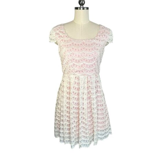 Minuet Pink Floral Lace Overlay Fit and Flare Cap Sleeve Mini Dress | Size M - Picture 1 of 6